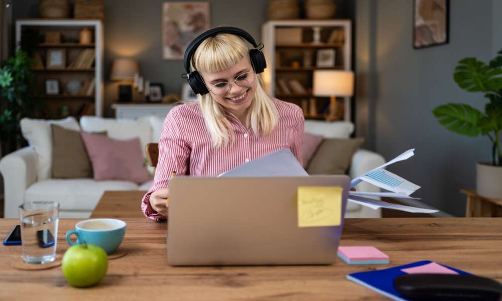 How to Build an Affiliate Marketing Side Hustle While Working Full-Time