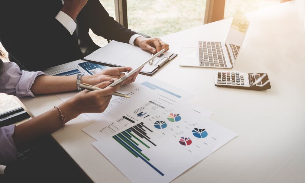 What Do Economic Shifts and the Rise of Hybrid FinServ Consumers Mean for Affiliate Marketing?